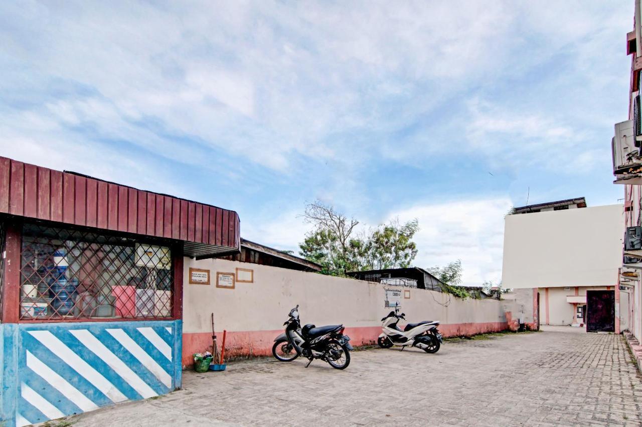 Oyo 90697 Hotel Wisata Dumai Exterior foto